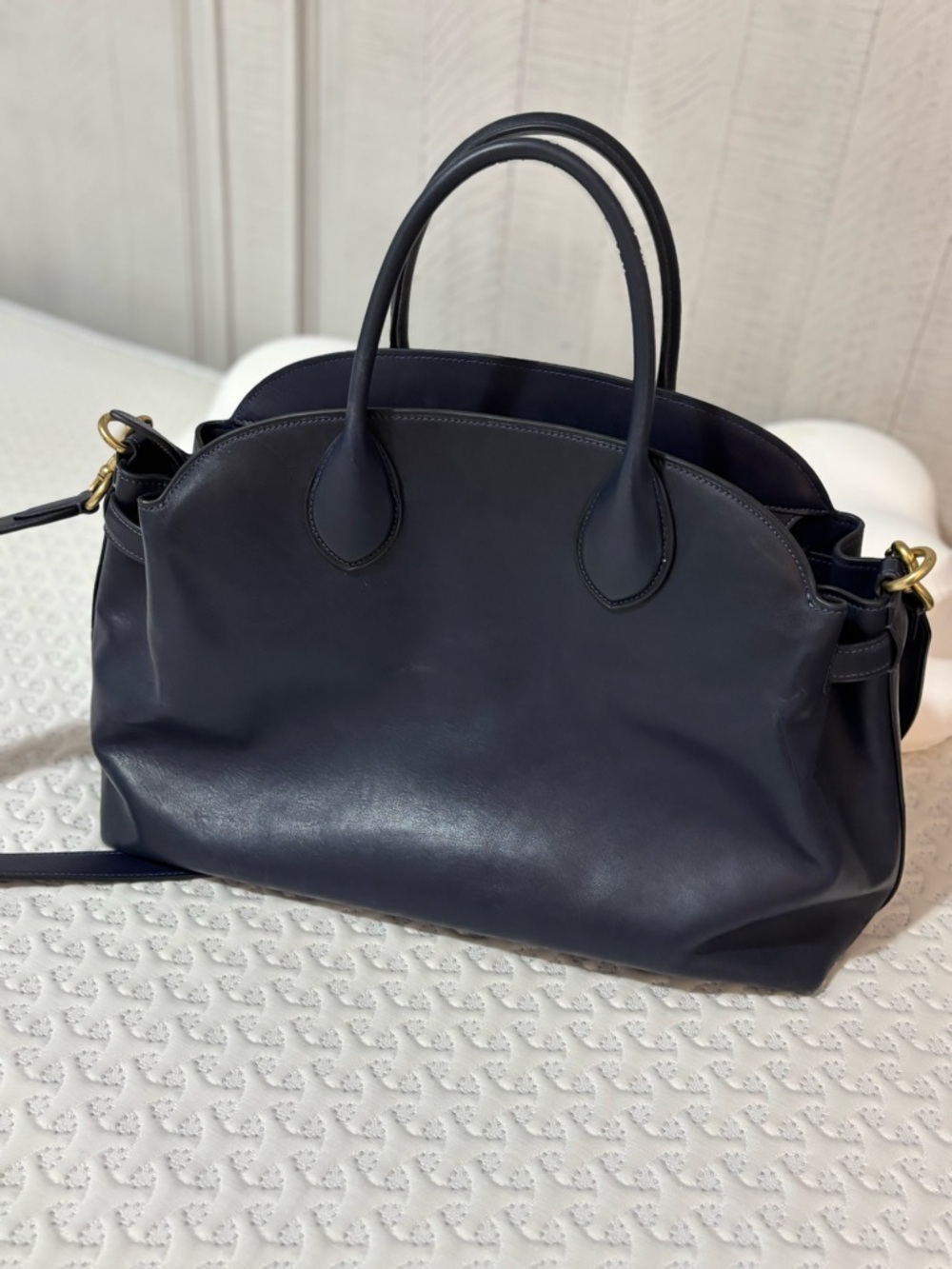 Coach Empire Carryall 40 - Picture 2 of 14